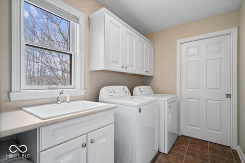 Laundry room at 20251 Dayspring Court, Noblesville, IN