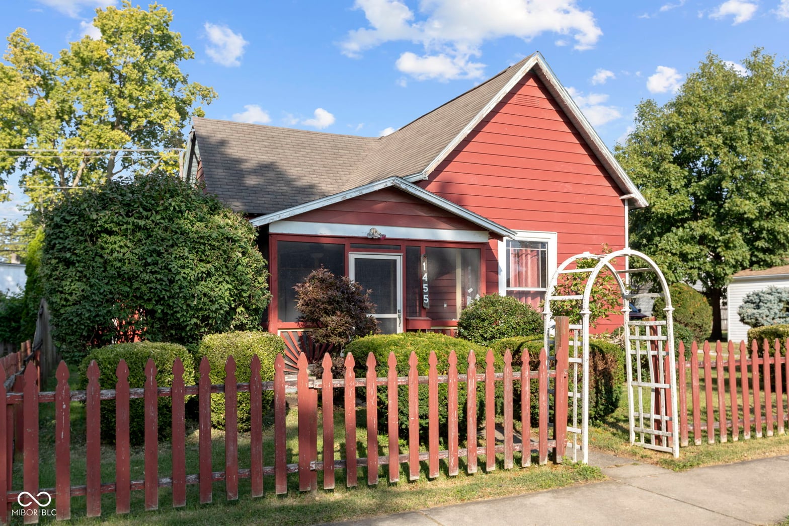 Front exterior at 1455 S 9th Street, Noblesville, IN