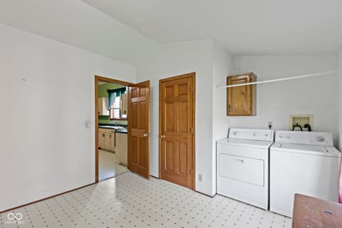 Laundry room at 1455 S 9th Street, Noblesville, IN