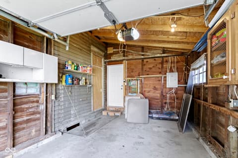 Garage at 1455 S 9th Street, Noblesville, IN