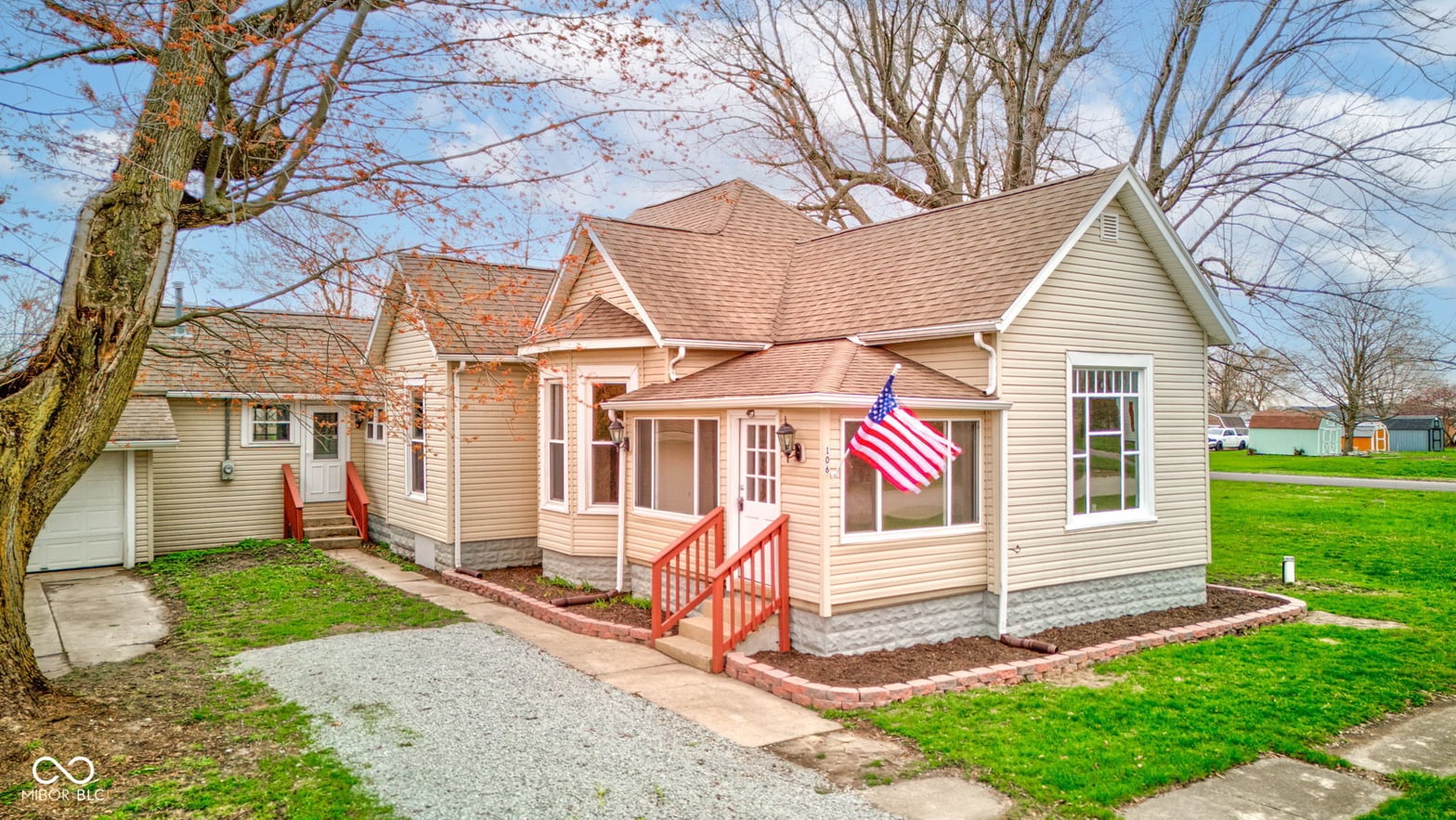 Photo of 106 N Elm, Kempton, IN
