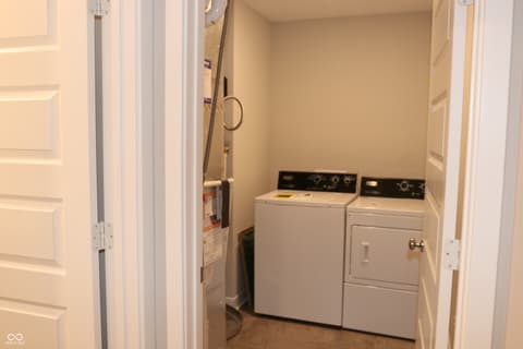 Laundry room at 2704 Grassy Branch Drive, Whitestown, IN