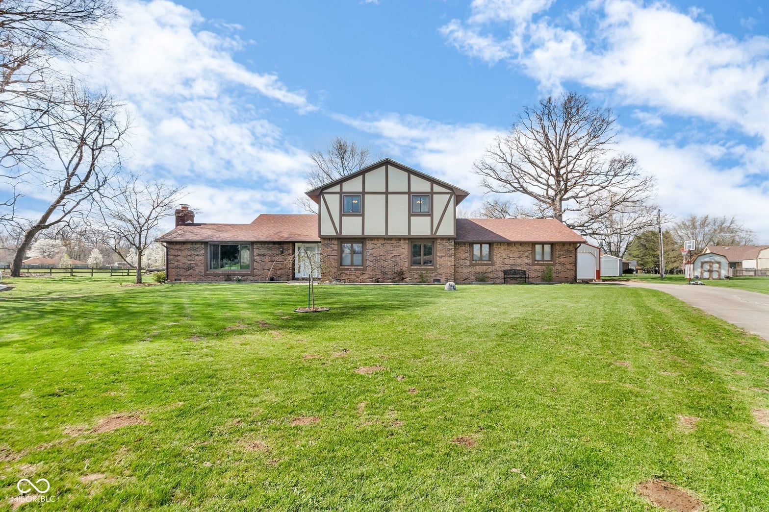 Front exterior at 4930 Founders Court, Anderson, IN