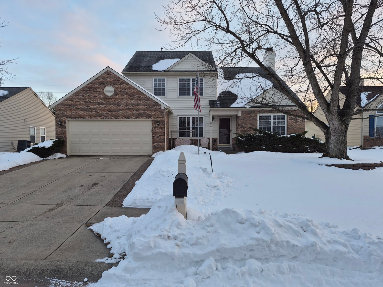 Front exterior at 10629 Simsbury Court, Indianapolis, IN