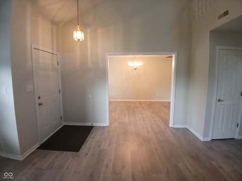 Foyer at 10629 Simsbury Court, Indianapolis, IN