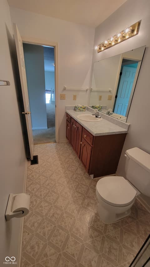 Photo of 10629 Simsbury Court, Indianapolis, IN
