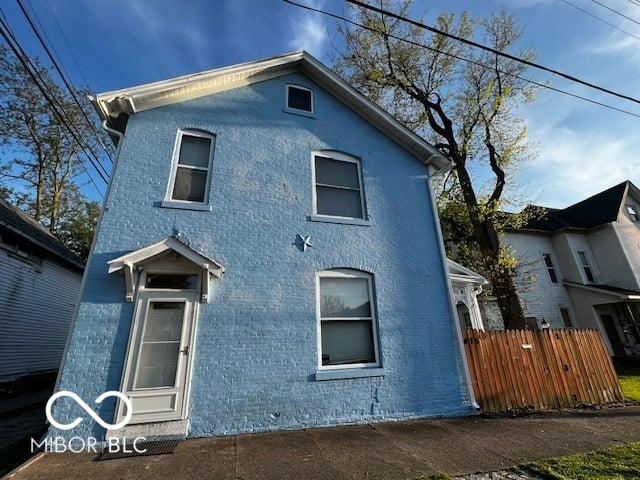 Front exterior at 415 Oak Street, Terre Haute, IN