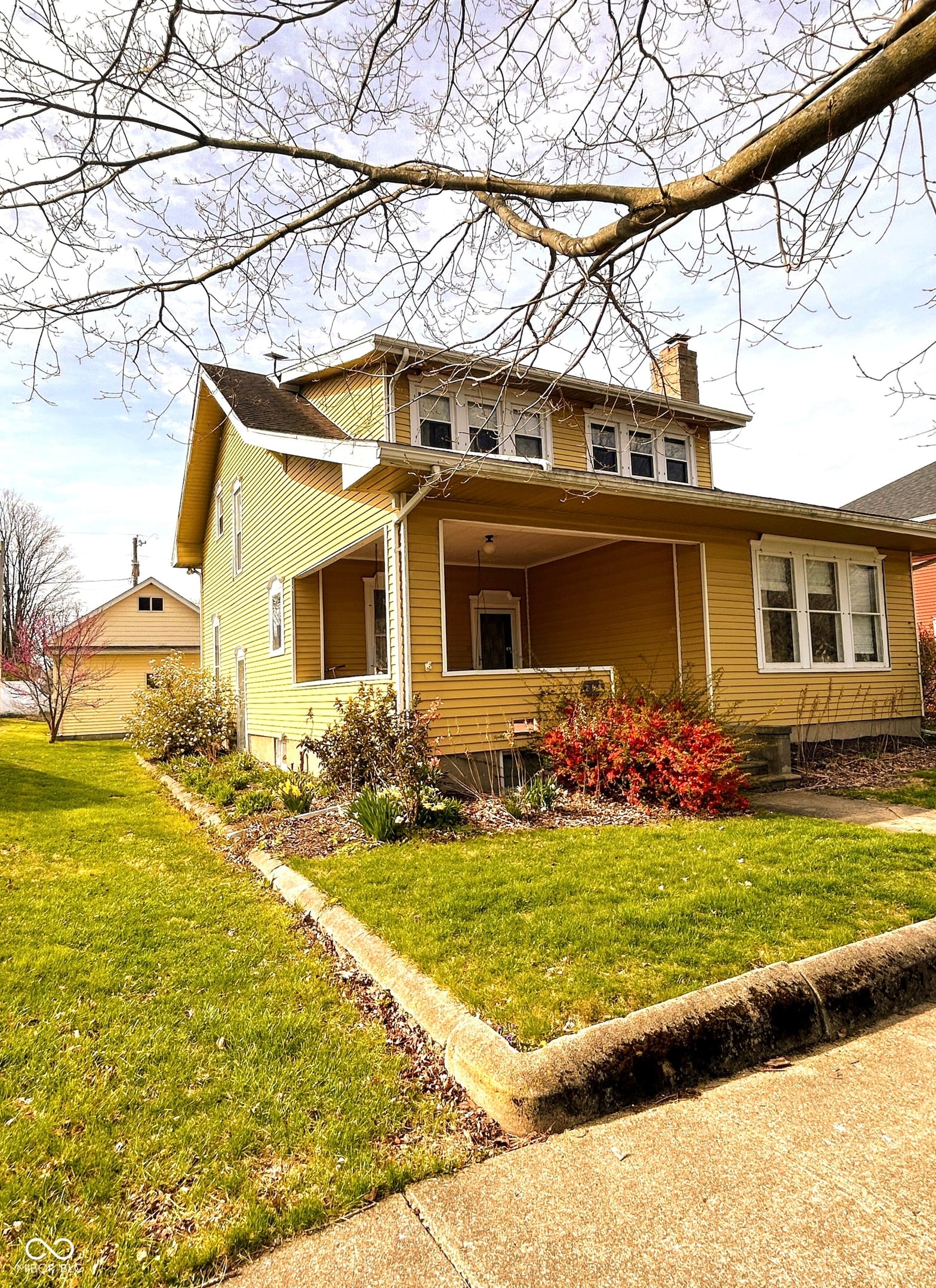 Front exterior at 209 W Harrison Street, Darlington, IN