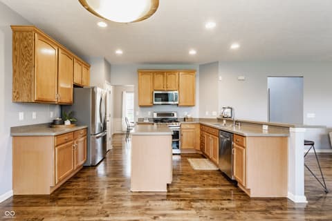 Kitchen at 559 Hythe Way, Westfield, IN