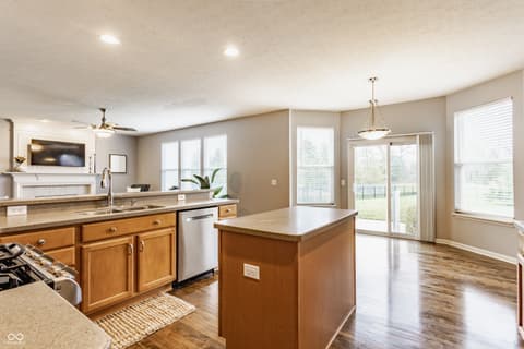 Kitchen at 559 Hythe Way, Westfield, IN