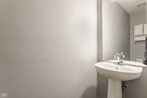 Bathroom at 559 Hythe Way, Westfield, IN