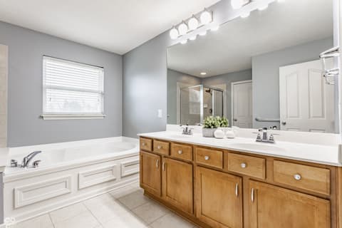 Bathroom at 559 Hythe Way, Westfield, IN