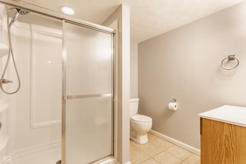 Bathroom at 559 Hythe Way, Westfield, IN