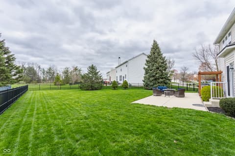 Yard at 559 Hythe Way, Westfield, IN
