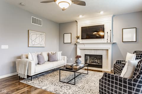 Living room at 559 Hythe Way, Westfield, IN