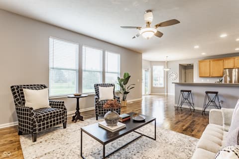 Living room at 559 Hythe Way, Westfield, IN