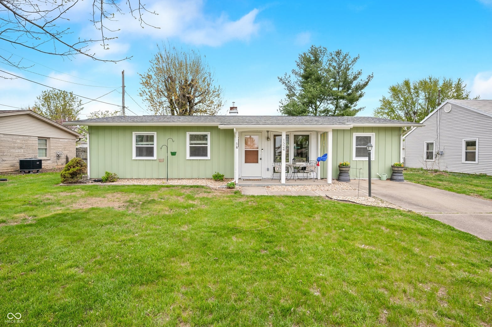 Front exterior at 1524 Westgate Road, Seymour, IN