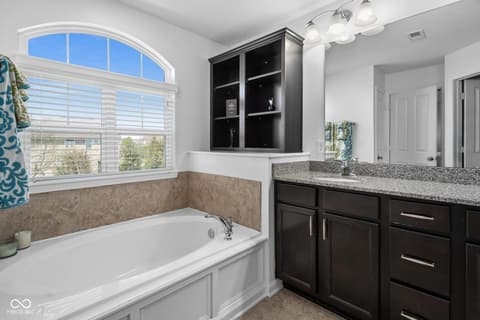 Photo of 11014 Woodpark Drive, Noblesville, IN