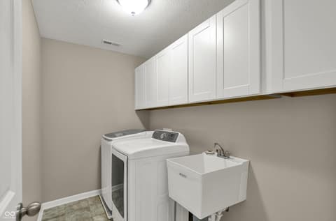 Photo of 13314 Lansbury Lane, Fishers, IN