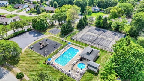 Photo of 303 Scarborough Way, Noblesville, IN