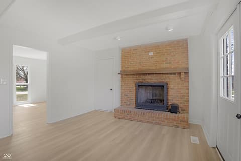 Living room at 2526 David Drive, Westfield, IN