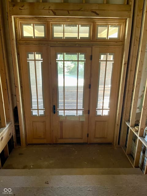 Foyer at 110 E Harrison Street, Martinsville, IN