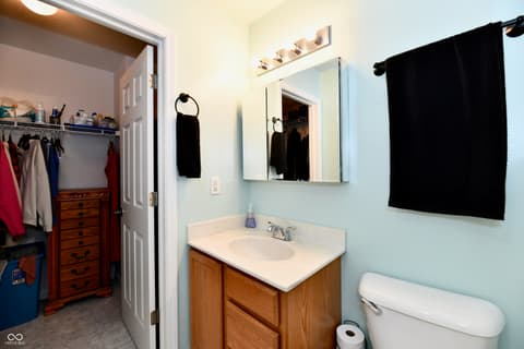 Photo of 921 Kimberly Avenue, Westfield, IN
