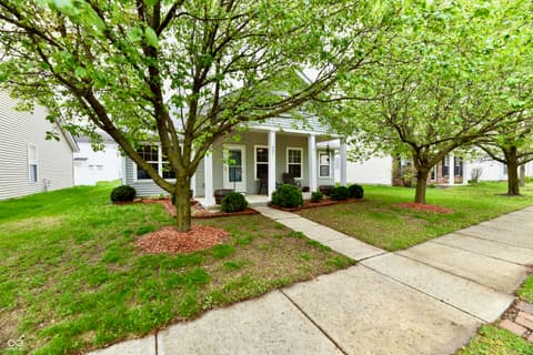 Photo of 921 Kimberly Avenue, Westfield, IN