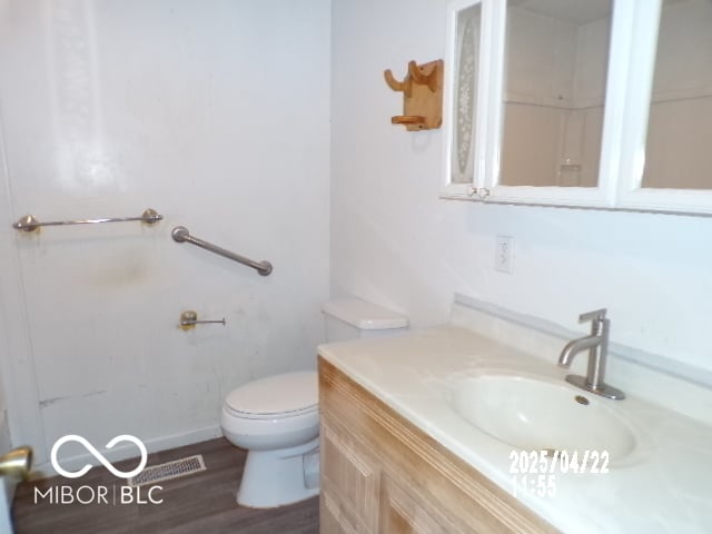 Bathroom at 4884 E 300 S, Hartford City, IN