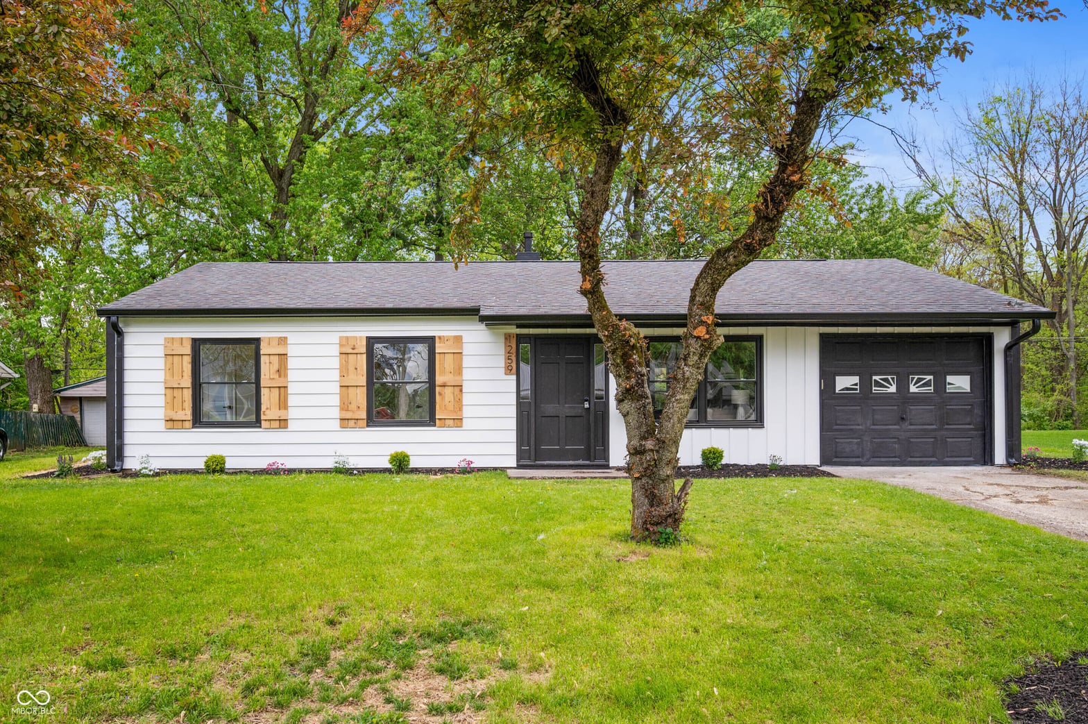 Front exterior at 1295 Rolling Ridge Drive, Noblesville, IN