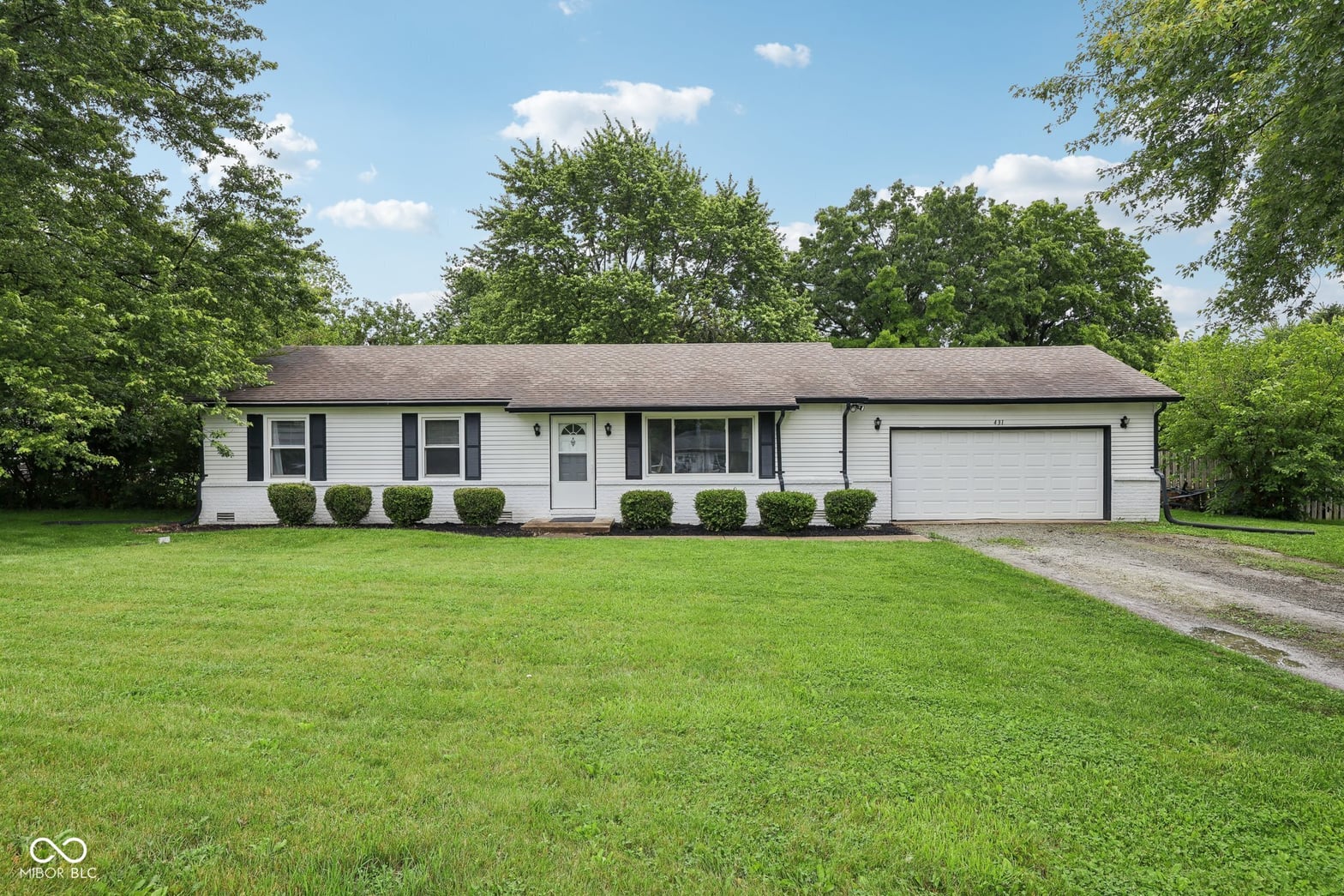 Front exterior at 431 Fox Circle, Noblesville, IN