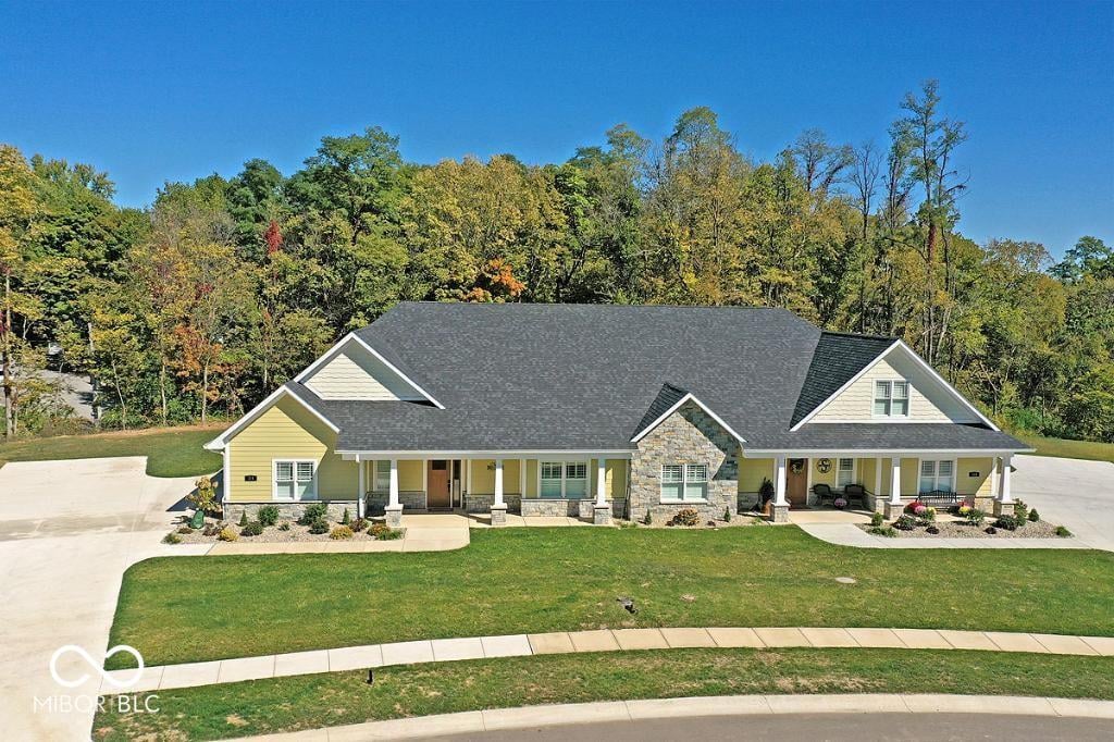 Photo of 324 Blue River Drive, Knightstown, IN
