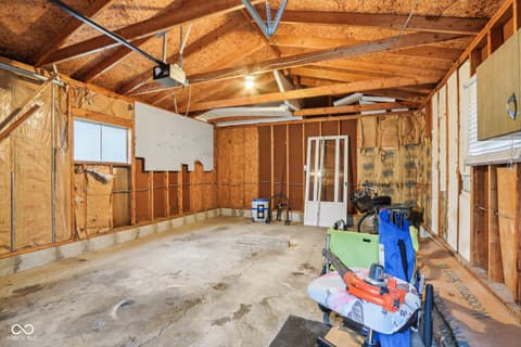 Garage at 473 N 17th Street, Noblesville, IN