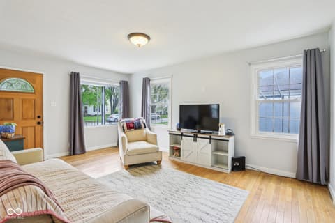 Living room at 473 N 17th Street, Noblesville, IN