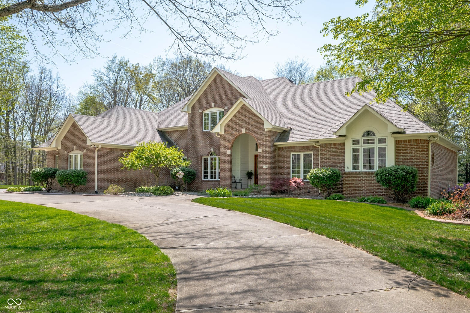 Photo of 923 Woodcrest Way, Anderson, IN
