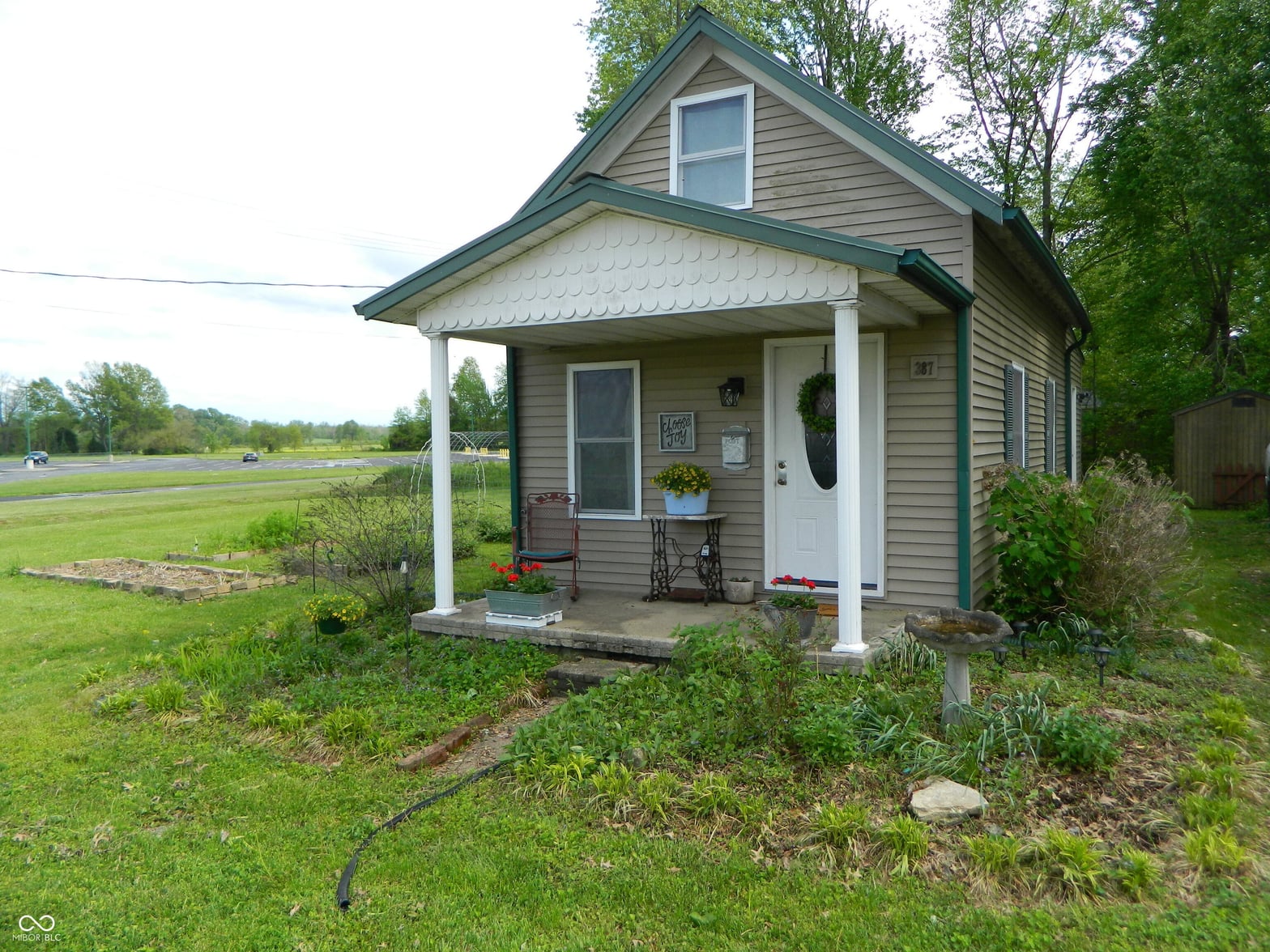 Photo of 387 E Jefferson Street, Scottsburg, IN