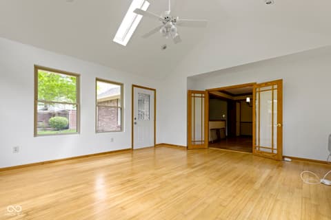 Bonus room at 960 Arrowwood Drive, Carmel, IN