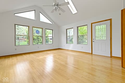 Bonus room at 960 Arrowwood Drive, Carmel, IN