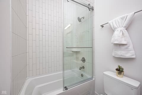 Bathroom at 16457 Gleneagles Court, Noblesville, IN