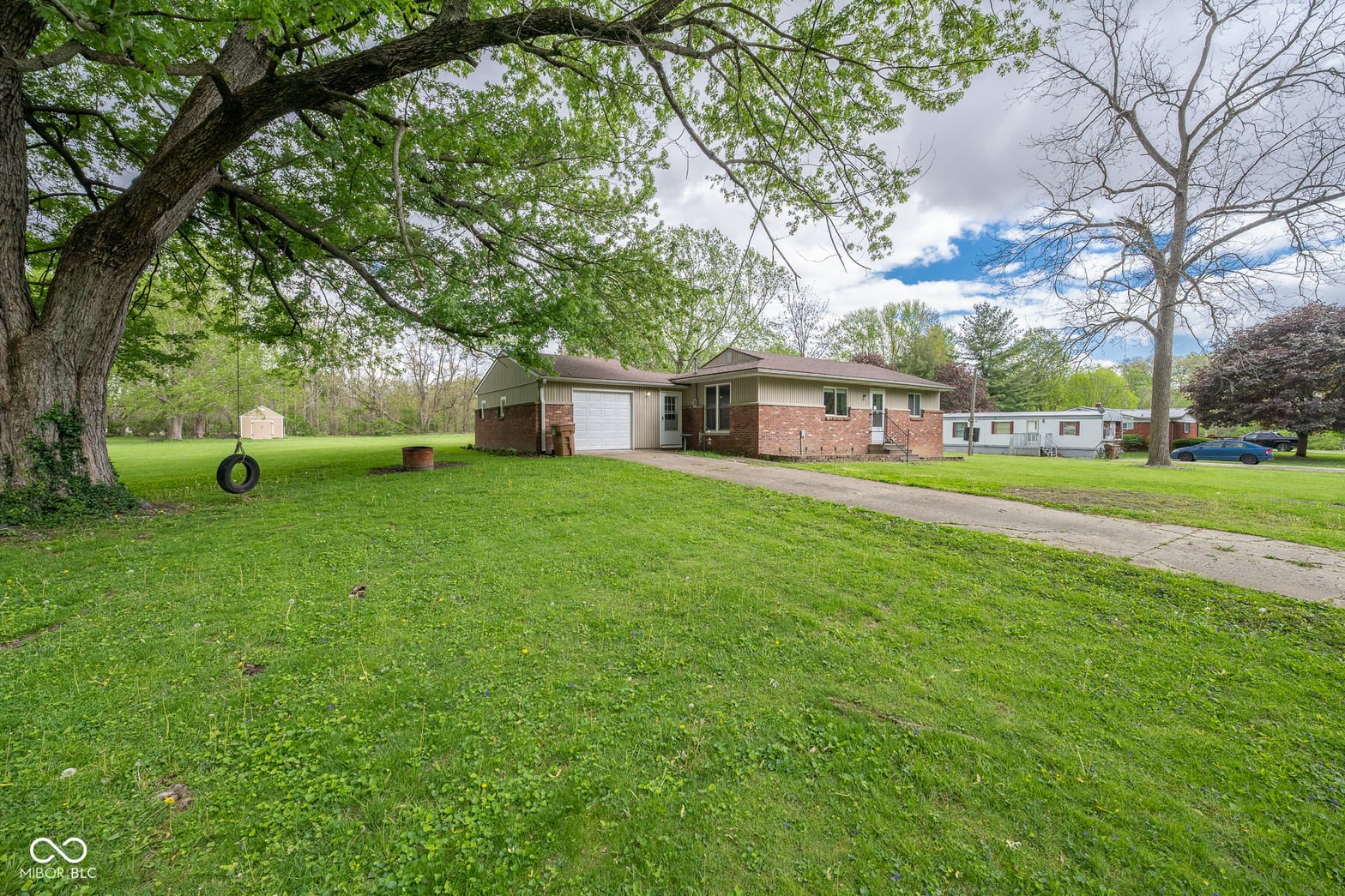 Front exterior at 663 S Coal Creek Drive, Hillsboro, IN