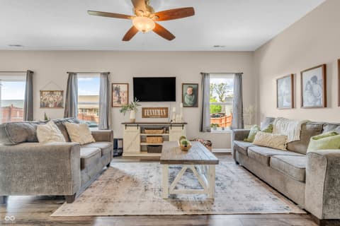 Living room at 401 Shadetree Lane, Sheridan, IN