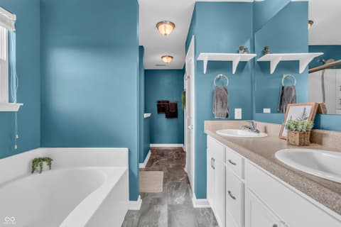 Primary bathroom at 401 Shadetree Lane, Sheridan, IN