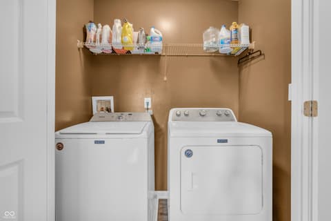 Laundry room at 401 Shadetree Lane, Sheridan, IN
