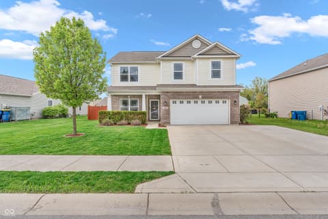 Front exterior at 401 Shadetree Lane, Sheridan, IN