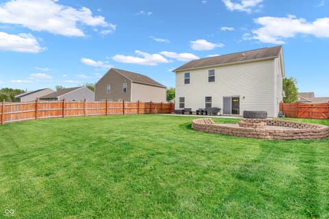 Backyard at 401 Shadetree Lane, Sheridan, IN