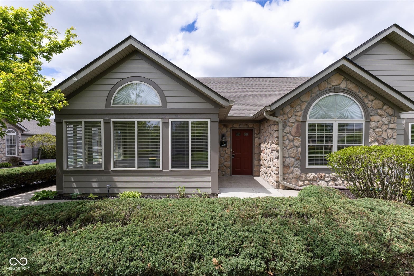 Photo of 16628 Brownstone Court, Westfield, IN