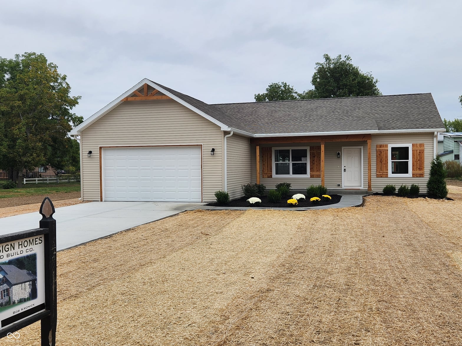 Front exterior at 1309 N 8th Street, Elwood, IN