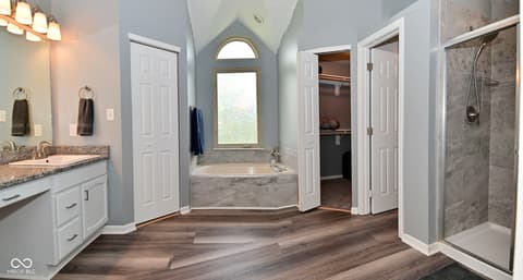 Primary bathroom at 8627 Lansdowne Drive, Fishers, IN