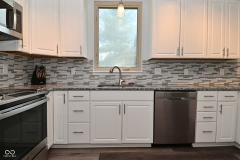 Kitchen at 8627 Lansdowne Drive, Fishers, IN