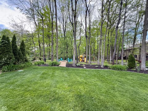 Yard at 2884 Brook Vista Drive, Carmel, IN
